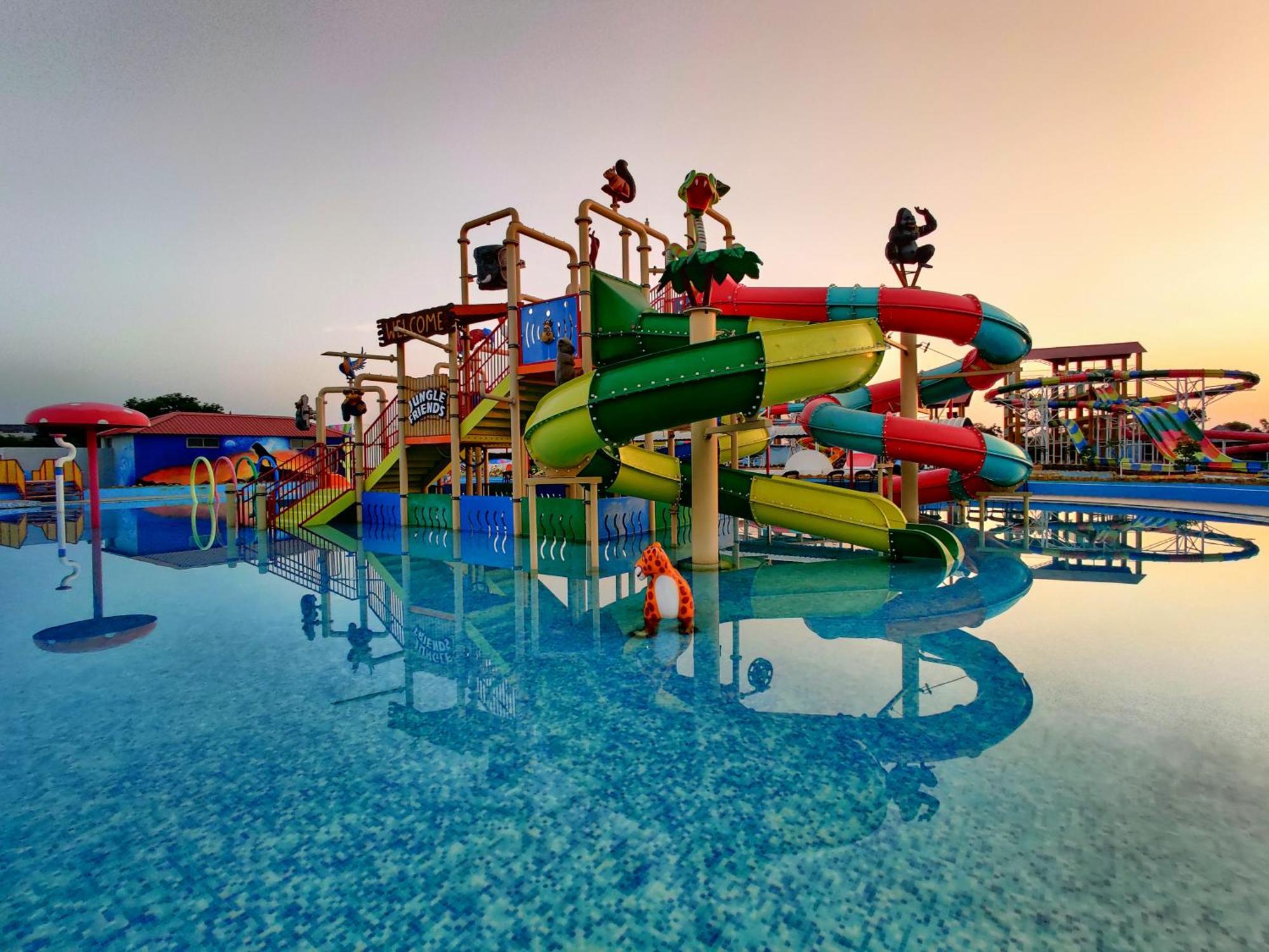 Wet N Wild Water Park & Resort Mendarda Eksteriør billede